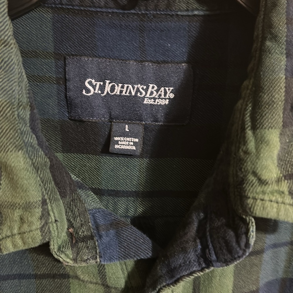 St. John’s Bay Men's Green and Blue Plaid Flannel Classic Print Shirt - Picture 3 of 4